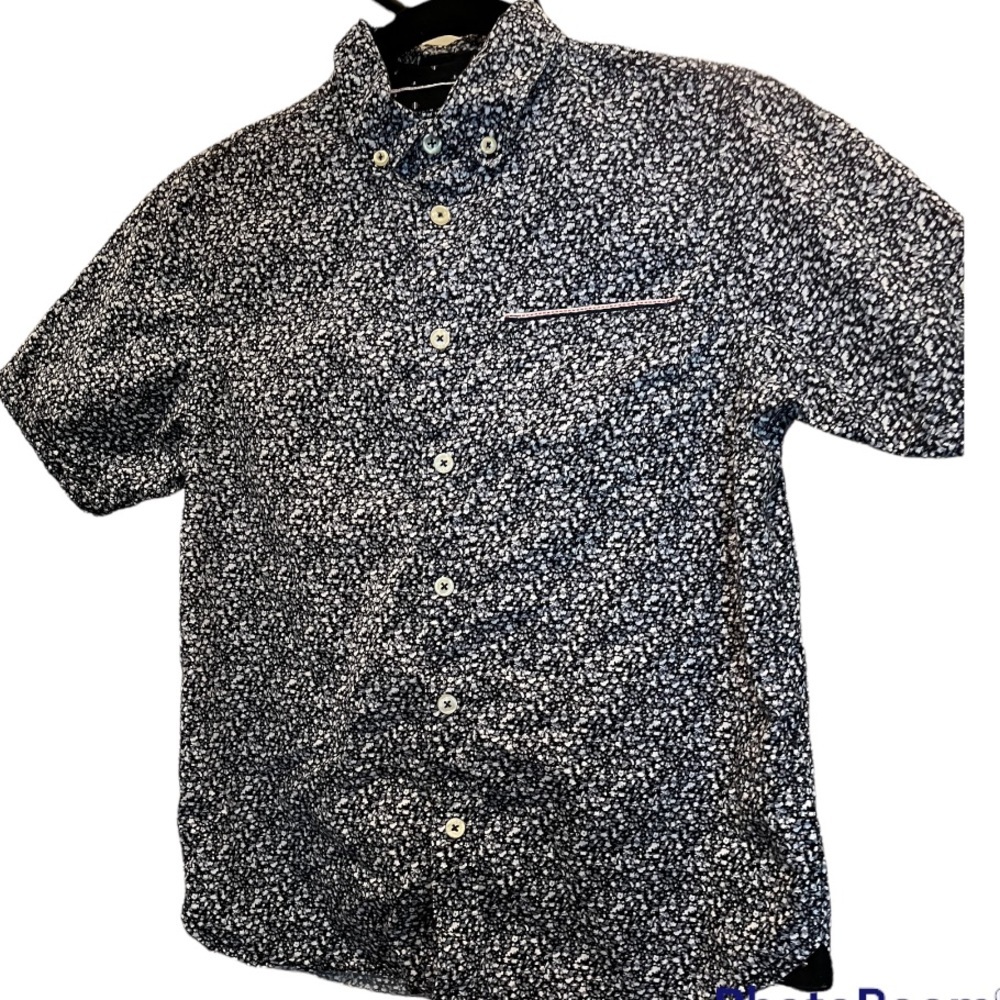 Boy’s youth size14, Brand- Level Ten, 100% cotton, Dress shirt. Blue/Whi…